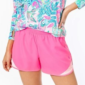 Never worn Lilly Pulitzer shorts size large